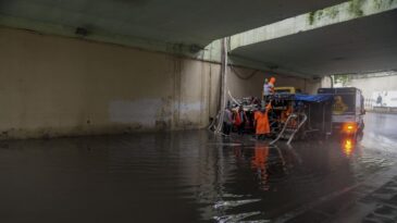 Şişli’de sağanak nedeniyle alt geçidi su bastı