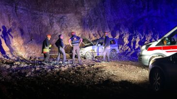 Uçuruma yuvarlanan cipteki 2 kişi öldü, 1 kişi yaralandı