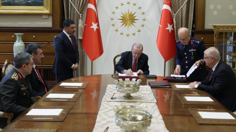 Hava Kuvvetleri Komutanlığı’na Orgeneral Rafet Dalkıran atandı