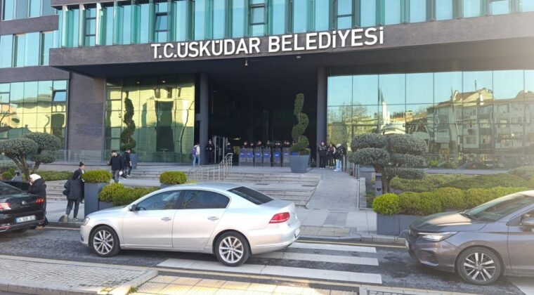 Üsküdar Belediye Başkanı Sinem Dedetaş görevden uzaklaştırıldı